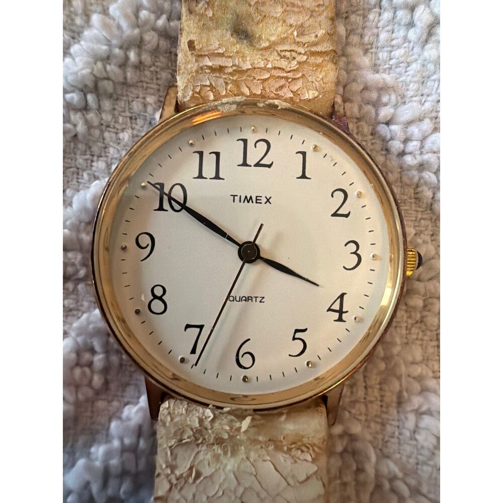 Vintage Timex Quartz Water Resistant Watch Base Metal Bezel Stainless Steel Back